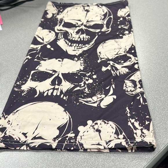 Skull Themed Face, Chin and Neck Scarf for Motorcycle Riders - Picture 1 of 4